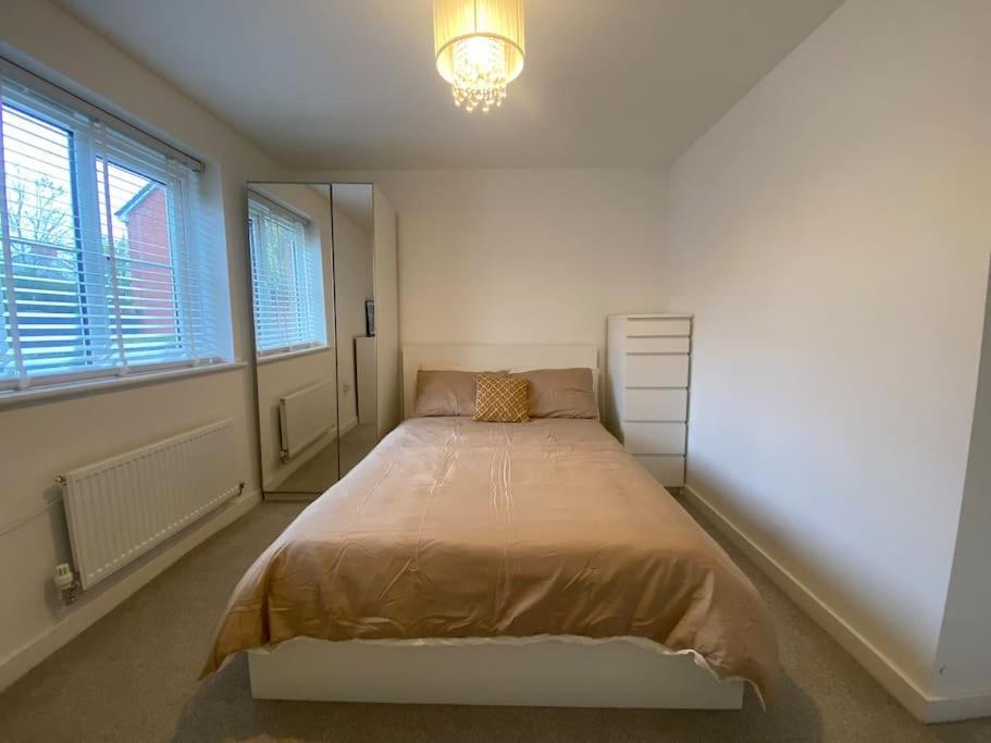 2 Bedroom Private Spacious Apartment In West Midlands Birmingham Esterno foto