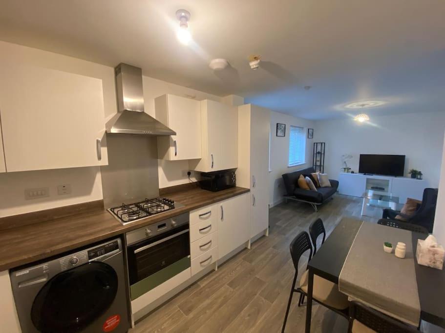 2 Bedroom Private Spacious Apartment In West Midlands Birmingham Esterno foto